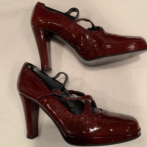 Burgundy patent leather heels. Great details - Picture 2 of 12